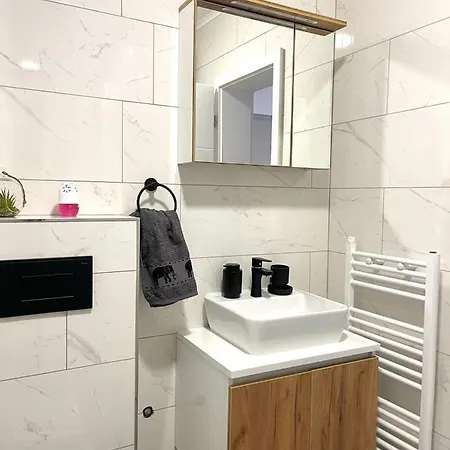 Elegance Self Check-in * Tuzla